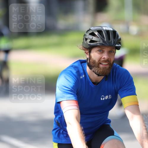 10.08.2025 - GEWOBA Citytriathlon Bremen Yannick Fuchs http://msf.ph/oto/8550688 10.08.2025 14:15:04 Radfahren 15, 37, 76, 82, 108, 133, 146, 151, 226 meine-sportfotos.de