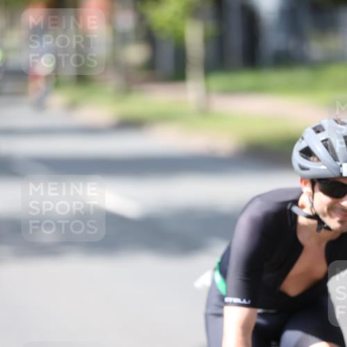 10.08.2025 - GEWOBA Citytriathlon Bremen Yannick Fuchs http://msf.ph/oto/8550703 10.08.2025 14:15:08 Radfahren 15, 76, 82, 88, 108, 133, 146, 151, 226 meine-sportfotos.de