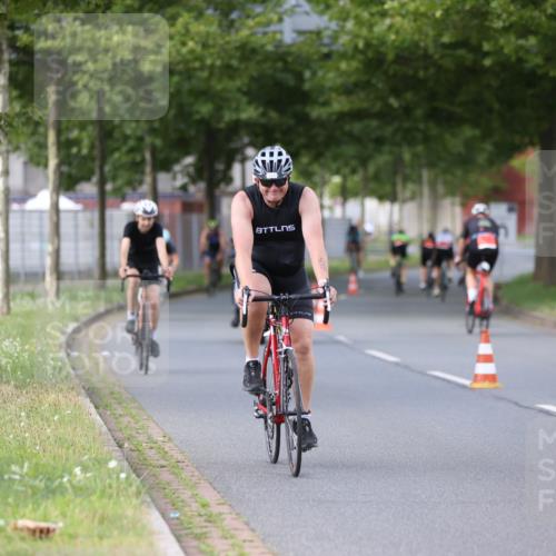 10.08.2025 - GEWOBA Citytriathlon Bremen Yannick Fuchs http://msf.ph/oto/8550707 10.08.2025 12:26:07 Radfahren 608, 611, 661, 693, 730, 755, 786, 808, 842, 849, 865, 871, 911, 1014 meine-sportfotos.de