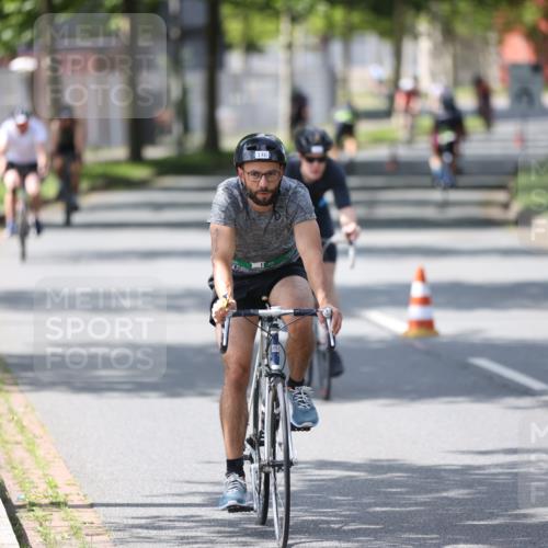 10.08.2025 - GEWOBA Citytriathlon Bremen Yannick Fuchs http://msf.ph/oto/8550717 10.08.2025 14:15:11 Radfahren 15, 45, 55, 76, 88, 97, 108, 133, 146, 151, 226 meine-sportfotos.de