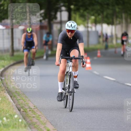 10.08.2025 - GEWOBA Citytriathlon Bremen Yannick Fuchs http://msf.ph/oto/8550723 10.08.2025 12:26:10 Radfahren 608, 611, 661, 730, 755, 786, 808, 842, 865, 871, 911, 1014 meine-sportfotos.de