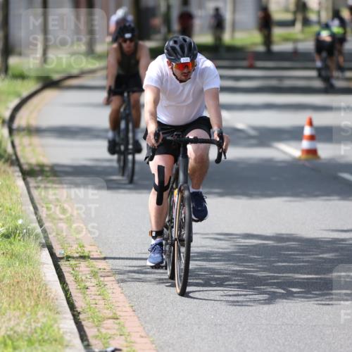 10.08.2025 - GEWOBA Citytriathlon Bremen Yannick Fuchs http://msf.ph/oto/8550736 10.08.2025 14:15:14 Radfahren 15, 45, 54, 55, 76, 88, 97, 108, 133, 146, 151, 226 meine-sportfotos.de