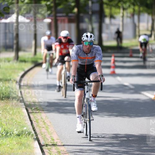 10.08.2025 - GEWOBA Citytriathlon Bremen Yannick Fuchs http://msf.ph/oto/8550768 10.08.2025 14:15:20 Radfahren 15, 45, 54, 55, 76, 88, 97, 108, 123, 146 meine-sportfotos.de