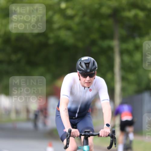 10.08.2025 - GEWOBA Citytriathlon Bremen Yannick Fuchs http://msf.ph/oto/8550775 10.08.2025 12:26:20 Radfahren 608, 628, 661, 731, 786, 808, 837, 842, 911, 972 meine-sportfotos.de