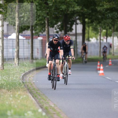 10.08.2025 - GEWOBA Citytriathlon Bremen Yannick Fuchs http://msf.ph/oto/8550794 10.08.2025 12:26:29 Radfahren 574, 608, 628, 668, 731, 808, 837, 903, 930, 972 meine-sportfotos.de