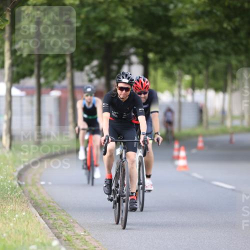 10.08.2025 - GEWOBA Citytriathlon Bremen Yannick Fuchs http://msf.ph/oto/8550798 10.08.2025 12:26:30 Radfahren 574, 628, 668, 731, 808, 837, 903, 930, 972 meine-sportfotos.de