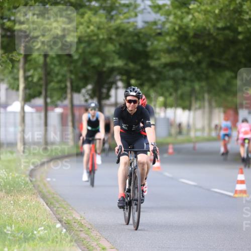 10.08.2025 - GEWOBA Citytriathlon Bremen Yannick Fuchs http://msf.ph/oto/8550802 10.08.2025 12:26:31 Radfahren 574, 628, 668, 731, 808, 837, 903, 930, 972 meine-sportfotos.de