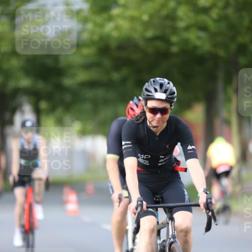 10.08.2025 - GEWOBA Citytriathlon Bremen Yannick Fuchs http://msf.ph/oto/8550807 10.08.2025 12:26:31 Radfahren 574, 628, 668, 731, 808, 837, 903, 930, 972 meine-sportfotos.de