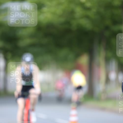 10.08.2025 - GEWOBA Citytriathlon Bremen Yannick Fuchs http://msf.ph/oto/8550809 10.08.2025 12:26:32 Radfahren 574, 628, 668, 731, 837, 903, 930, 939, 972 meine-sportfotos.de