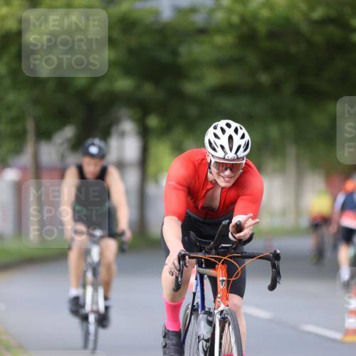 10.08.2025 - GEWOBA Citytriathlon Bremen Yannick Fuchs http://msf.ph/oto/8550823 10.08.2025 12:26:35 Radfahren 574, 628, 668, 710, 731, 837, 903, 930, 939, 946, 972 meine-sportfotos.de