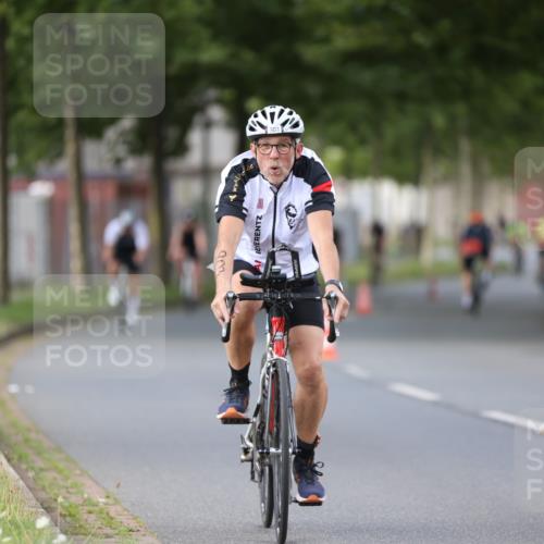 10.08.2025 - GEWOBA Citytriathlon Bremen Yannick Fuchs http://msf.ph/oto/8550837 10.08.2025 12:26:38 Radfahren 574, 628, 644, 668, 710, 731, 837, 846, 889, 903, 930, 939, 946, 972 meine-sportfotos.de
