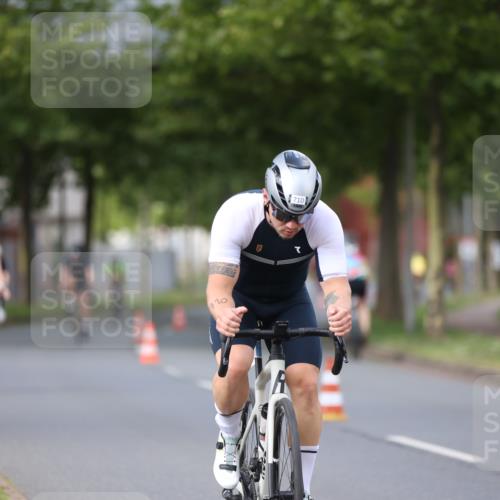 10.08.2025 - GEWOBA Citytriathlon Bremen Yannick Fuchs http://msf.ph/oto/8550860 10.08.2025 12:26:42 Radfahren 574, 644, 668, 710, 837, 846, 889, 903, 930, 939, 946, 972 meine-sportfotos.de