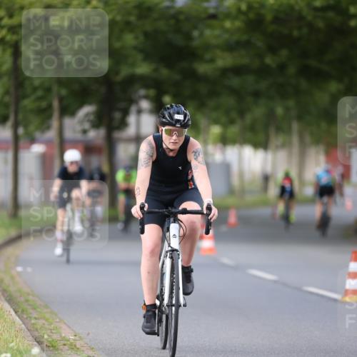 10.08.2025 - GEWOBA Citytriathlon Bremen Yannick Fuchs http://msf.ph/oto/8550866 10.08.2025 12:26:44 Radfahren 574, 644, 668, 710, 837, 846, 889, 903, 928, 930, 939, 946, 948, 972 meine-sportfotos.de