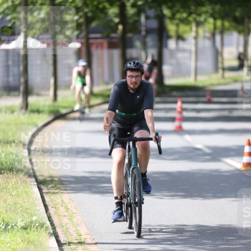 10.08.2025 - GEWOBA Citytriathlon Bremen Yannick Fuchs http://msf.ph/oto/8550872 10.08.2025 14:15:42 Radfahren 72, 74, 98, 118, 123, 187 meine-sportfotos.de