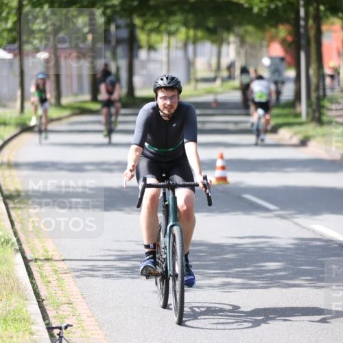10.08.2025 - GEWOBA Citytriathlon Bremen Yannick Fuchs http://msf.ph/oto/8550881 10.08.2025 14:15:43 Radfahren 72, 74, 98, 118, 123, 187, 271 meine-sportfotos.de