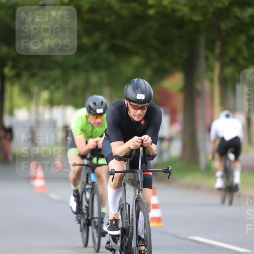 10.08.2025 - GEWOBA Citytriathlon Bremen Yannick Fuchs http://msf.ph/oto/8550884 10.08.2025 12:26:48 Radfahren 574, 644, 668, 703, 710, 846, 889, 903, 928, 939, 946, 948 meine-sportfotos.de