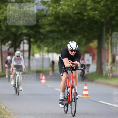 10.08.2025 - GEWOBA Citytriathlon Bremen Yannick Fuchs http://msf.ph/oto/8550894 10.08.2025 12:26:54 Radfahren 644, 703, 710, 727, 846, 889, 928, 939, 946, 948, 1003 meine-sportfotos.de