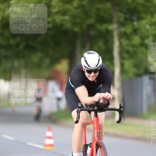 10.08.2025 - GEWOBA Citytriathlon Bremen Yannick Fuchs http://msf.ph/oto/8550895 10.08.2025 12:26:54 Radfahren 644, 703, 710, 727, 846, 889, 928, 939, 946, 948, 1003 meine-sportfotos.de