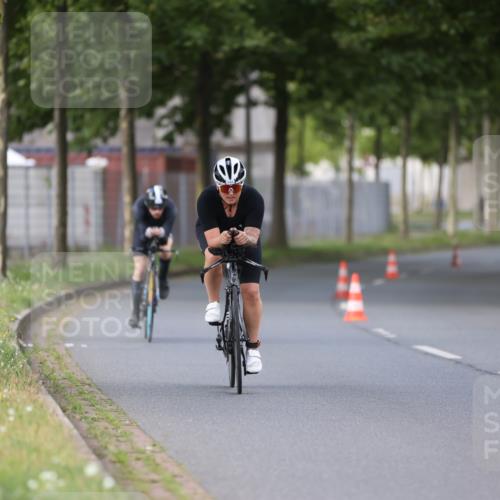 10.08.2025 - GEWOBA Citytriathlon Bremen Yannick Fuchs http://msf.ph/oto/8550909 10.08.2025 12:26:57 Radfahren 644, 703, 710, 727, 846, 889, 928, 939, 946, 948, 1003 meine-sportfotos.de