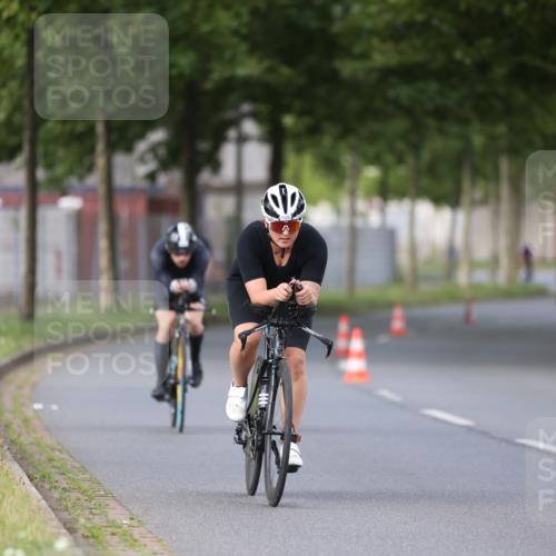 10.08.2025 - GEWOBA Citytriathlon Bremen Yannick Fuchs http://msf.ph/oto/8550912 10.08.2025 12:26:57 Radfahren 644, 703, 710, 727, 846, 889, 928, 939, 946, 948, 1003 meine-sportfotos.de