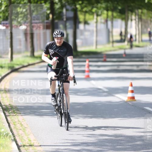 10.08.2025 - GEWOBA Citytriathlon Bremen Yannick Fuchs http://msf.ph/oto/8550916 10.08.2025 14:15:49 Radfahren 43, 72, 74, 98, 118, 187, 271 meine-sportfotos.de