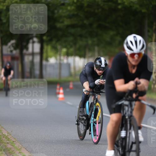 10.08.2025 - GEWOBA Citytriathlon Bremen Yannick Fuchs http://msf.ph/oto/8550917 10.08.2025 12:26:58 Radfahren 607, 644, 703, 710, 727, 846, 889, 928, 946, 948, 1003 meine-sportfotos.de