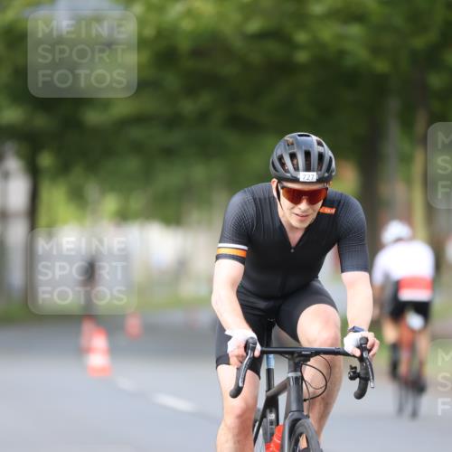 10.08.2025 - GEWOBA Citytriathlon Bremen Yannick Fuchs http://msf.ph/oto/8550934 10.08.2025 12:27:02 Radfahren 607, 644, 703, 727, 846, 889, 918, 928, 948, 1003 meine-sportfotos.de