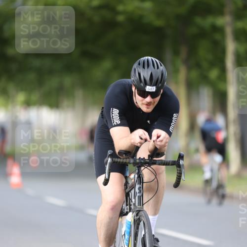 10.08.2025 - GEWOBA Citytriathlon Bremen Yannick Fuchs http://msf.ph/oto/8550951 10.08.2025 12:27:11 Radfahren 586, 607, 633, 727, 918, 962, 1003 meine-sportfotos.de