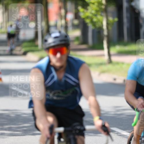 10.08.2025 - GEWOBA Citytriathlon Bremen Yannick Fuchs http://msf.ph/oto/8550974 10.08.2025 14:16:10 Radfahren 2, 23, 24, 38, 43, 46, 48, 62, 65, 92, 129 meine-sportfotos.de