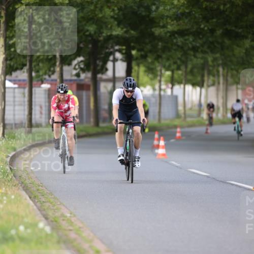 10.08.2025 - GEWOBA Citytriathlon Bremen Yannick Fuchs http://msf.ph/oto/8550986 10.08.2025 12:27:21 Radfahren 568, 586, 607, 633, 792, 835, 918, 929, 962 meine-sportfotos.de