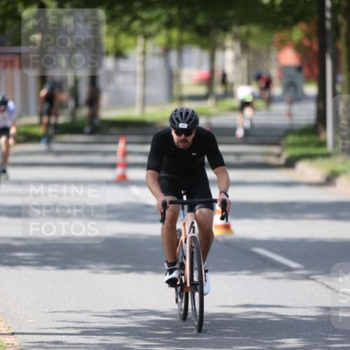 10.08.2025 - GEWOBA Citytriathlon Bremen Yannick Fuchs http://msf.ph/oto/8551000 10.08.2025 14:16:13 Radfahren 2, 23, 24, 38, 46, 48, 62, 63, 65, 92, 129 meine-sportfotos.de