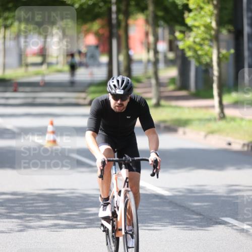 10.08.2025 - GEWOBA Citytriathlon Bremen Yannick Fuchs http://msf.ph/oto/8551008 10.08.2025 14:16:14 Radfahren 2, 23, 24, 38, 46, 48, 57, 62, 63, 65, 92, 129 meine-sportfotos.de