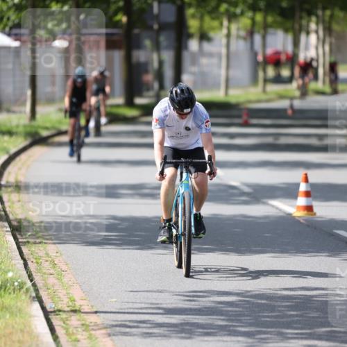 10.08.2025 - GEWOBA Citytriathlon Bremen Yannick Fuchs http://msf.ph/oto/8551017 10.08.2025 14:16:16 Radfahren 2, 23, 24, 38, 46, 48, 57, 62, 63, 65, 92, 144 meine-sportfotos.de