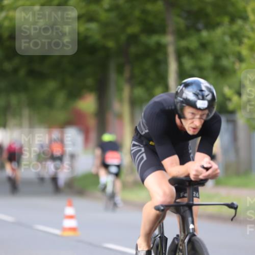 10.08.2025 - GEWOBA Citytriathlon Bremen Yannick Fuchs http://msf.ph/oto/8551033 10.08.2025 12:27:29 Radfahren 568, 586, 633, 647, 792, 835, 929, 962, 1038 meine-sportfotos.de