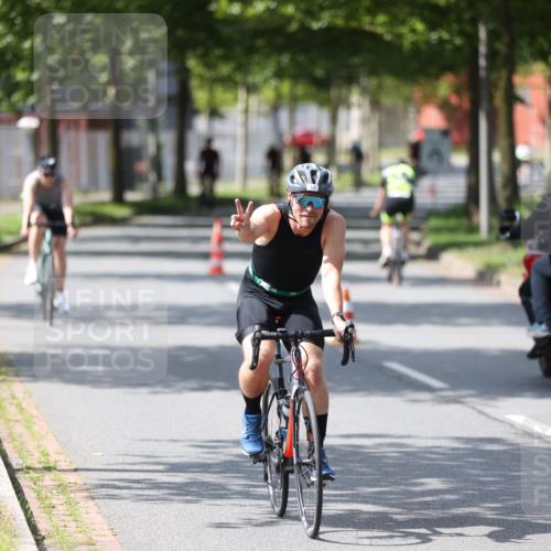 10.08.2025 - GEWOBA Citytriathlon Bremen Yannick Fuchs http://msf.ph/oto/8551042 10.08.2025 14:16:19 Radfahren 2, 23, 24, 31, 38, 48, 57, 62, 63, 65, 121, 144 meine-sportfotos.de
