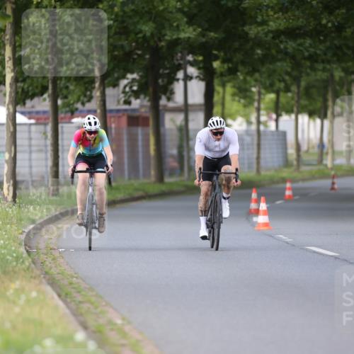 10.08.2025 - GEWOBA Citytriathlon Bremen Yannick Fuchs http://msf.ph/oto/8551044 10.08.2025 12:27:31 Radfahren 568, 586, 633, 647, 792, 835, 929, 962, 1038 meine-sportfotos.de