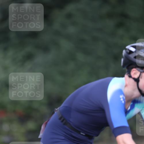 10.08.2025 - GEWOBA Citytriathlon Bremen Yannick Fuchs http://msf.ph/oto/8551067 10.08.2025 12:27:59 Radfahren 593, 669, 674, 676, 697, 712, 713, 716, 800, 819, 885, 907, 963 meine-sportfotos.de