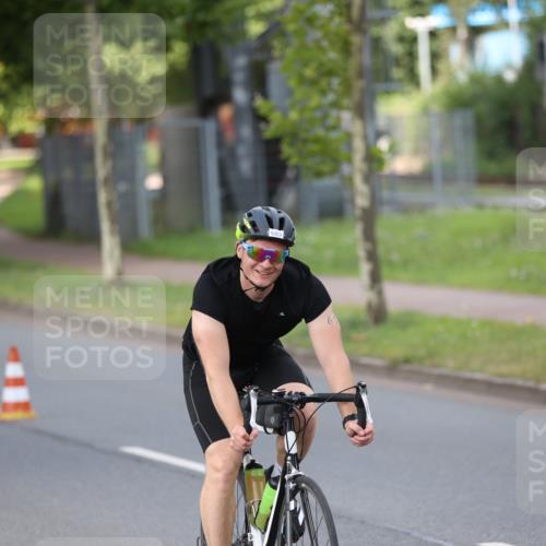 10.08.2025 - GEWOBA Citytriathlon Bremen Yannick Fuchs http://msf.ph/oto/8551100 10.08.2025 12:28:19 Radfahren 612, 625, 651, 685, 748, 812, 816, 828, 898, 907, 980 meine-sportfotos.de