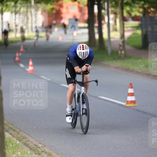 10.08.2025 - GEWOBA Citytriathlon Bremen Yannick Fuchs http://msf.ph/oto/8551103 10.08.2025 12:28:21 Radfahren 612, 625, 651, 685, 748, 812, 816, 828, 898, 907, 941, 980 meine-sportfotos.de