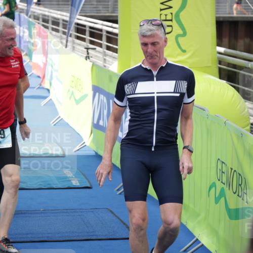 10.08.2025 - GEWOBA Citytriathlon Bremen H.Heesch http://msf.ph/oto/8551181 10.08.2025 11:42:48 Ziel 53, 139, 447, 463 meine-sportfotos.de