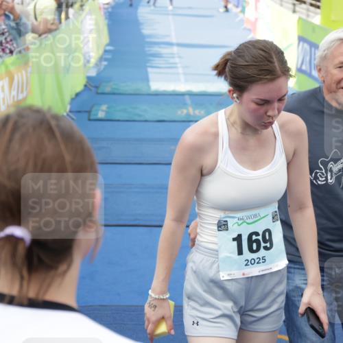 10.08.2025 - GEWOBA Citytriathlon Bremen H.Heesch http://msf.ph/oto/8551221 10.08.2025 11:43:19 Ziel 93, 169 meine-sportfotos.de