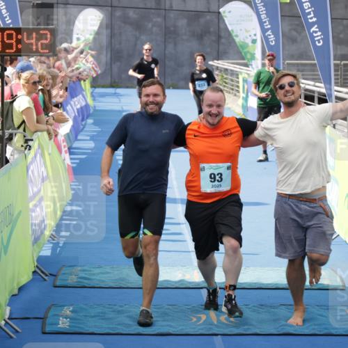 10.08.2025 - GEWOBA Citytriathlon Bremen H.Heesch http://msf.ph/oto/8551226 10.08.2025 11:43:24 Ziel 93, 233 meine-sportfotos.de