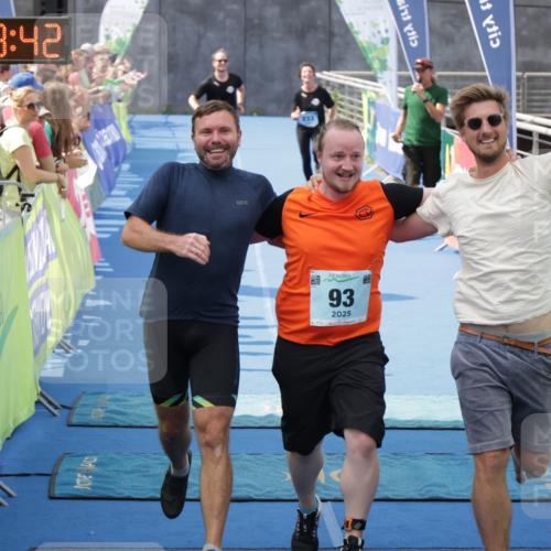 10.08.2025 - GEWOBA Citytriathlon Bremen H.Heesch http://msf.ph/oto/8551228 10.08.2025 11:43:24 Ziel 93, 233 meine-sportfotos.de