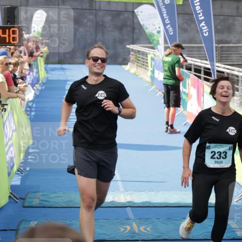 10.08.2025 - GEWOBA Citytriathlon Bremen H.Heesch http://msf.ph/oto/8551233 10.08.2025 11:43:29 Ziel 93, 233 meine-sportfotos.de