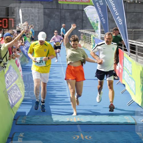 10.08.2025 - GEWOBA Citytriathlon Bremen H.Heesch http://msf.ph/oto/8551236 10.08.2025 11:43:49 Ziel 201, 455, 475 meine-sportfotos.de