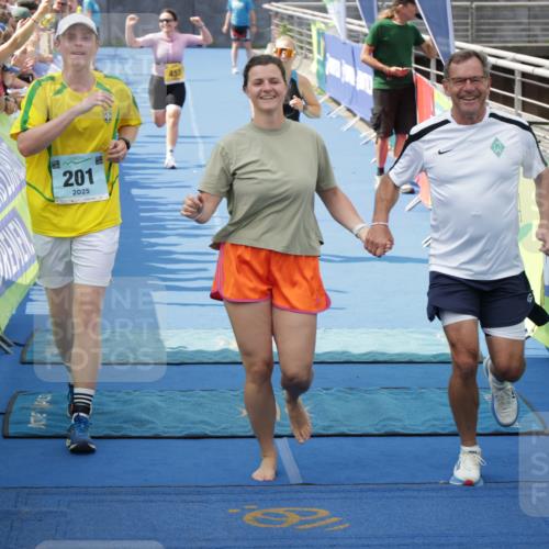 10.08.2025 - GEWOBA Citytriathlon Bremen H.Heesch http://msf.ph/oto/8551240 10.08.2025 11:43:50 Ziel 201, 455, 475 meine-sportfotos.de