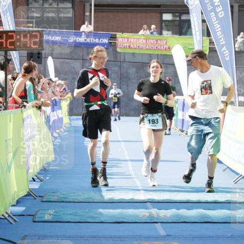 10.08.2025 - GEWOBA Citytriathlon Bremen H.Heesch http://msf.ph/oto/8551499 10.08.2025 11:46:23 Ziel 193 meine-sportfotos.de