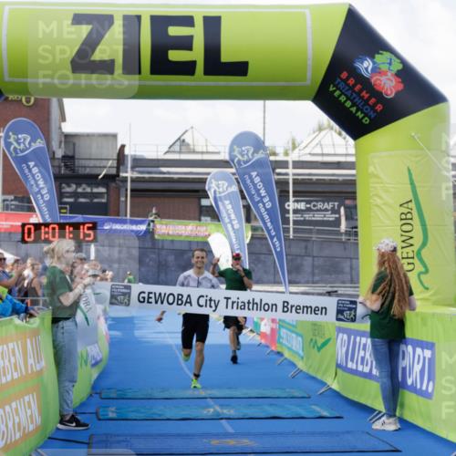 10.08.2025 - GEWOBA Citytriathlon Bremen H.Heesch http://msf.ph/oto/8551692 10.08.2025 11:04:57 Ziel 375 meine-sportfotos.de