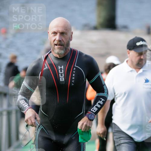 10.08.2025 - GEWOBA Citytriathlon Bremen H.Heesch http://msf.ph/oto/8551785 10.08.2025 10:25:46 Schwimmen 87, 145, 147 meine-sportfotos.de