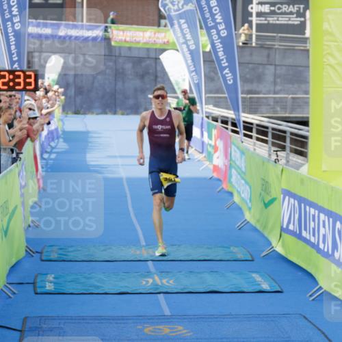 10.08.2025 - GEWOBA Citytriathlon Bremen H.Heesch http://msf.ph/oto/8551862 10.08.2025 11:06:15 Ziel 391 meine-sportfotos.de